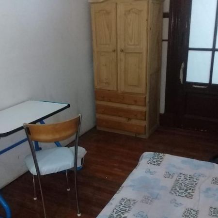 Habitac Indiv Casa De Familia, Flores Buenos Aires Exteriör bild