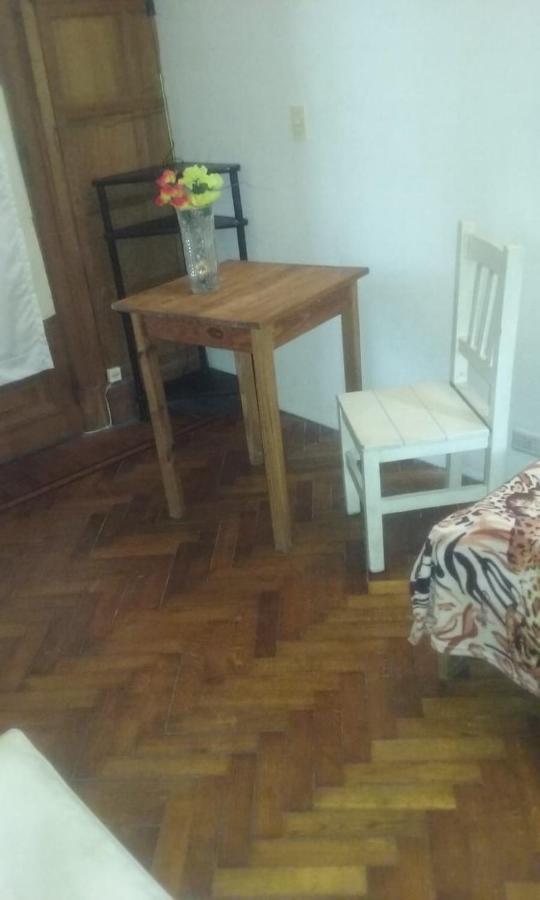 Habitac Indiv Casa De Familia, Flores Buenos Aires Exteriör bild