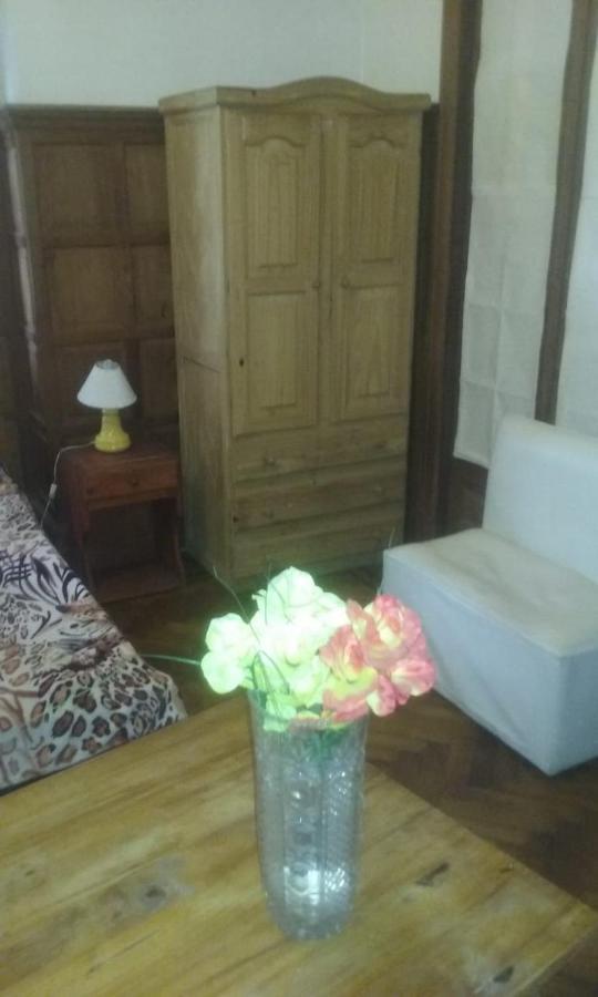 Habitac Indiv Casa De Familia, Flores Buenos Aires Exteriör bild