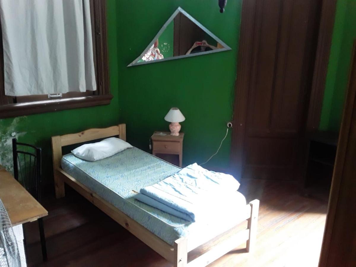 Habitac Indiv Casa De Familia, Flores Buenos Aires Exteriör bild