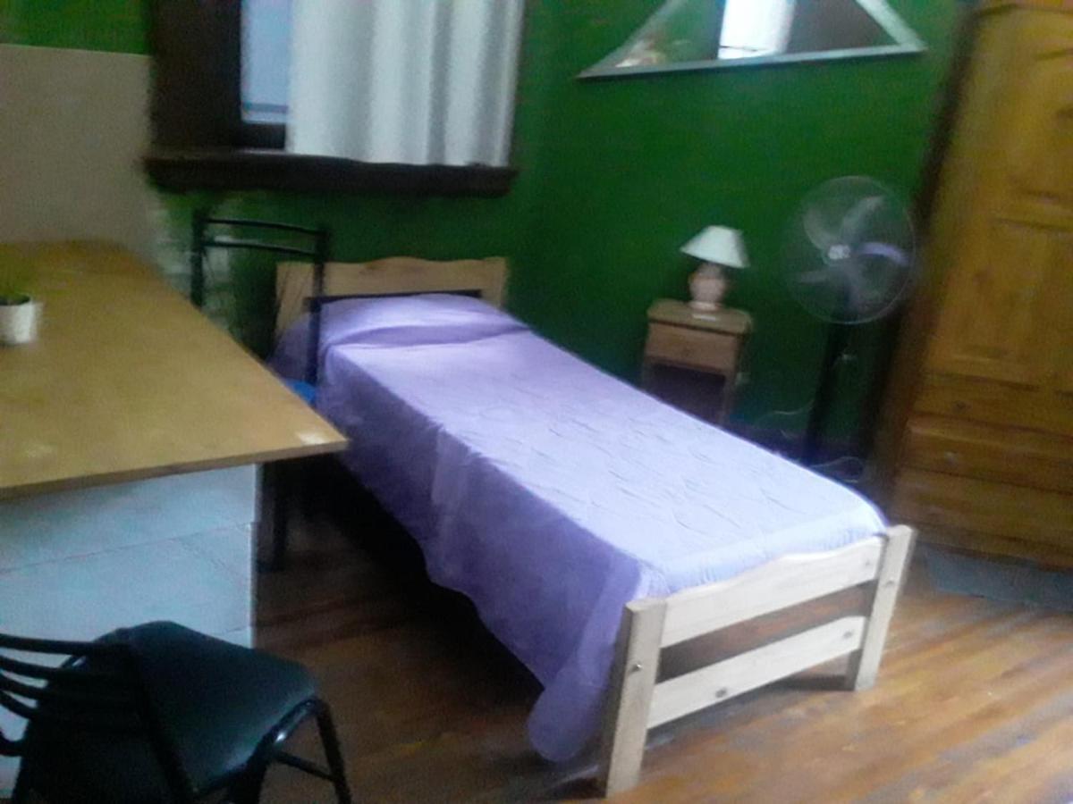 Habitac Indiv Casa De Familia, Flores Buenos Aires Exteriör bild