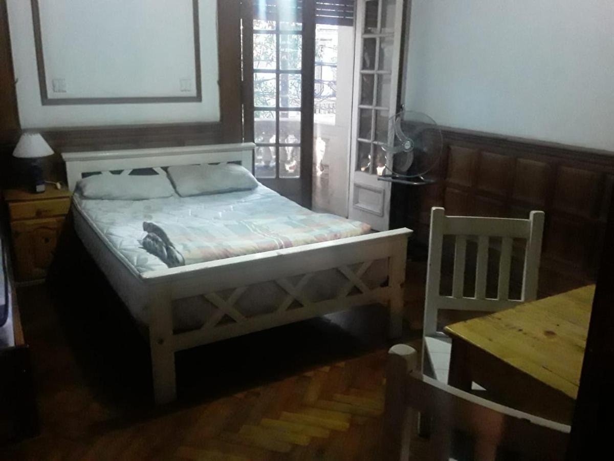 Habitac Indiv Casa De Familia, Flores Buenos Aires Exteriör bild