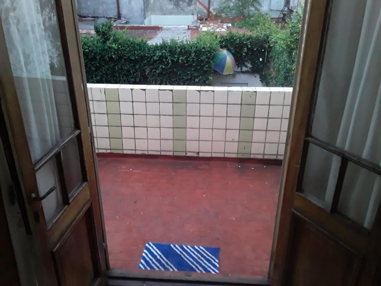 Habitac Indiv Casa De Familia, Flores Buenos Aires Exteriör bild