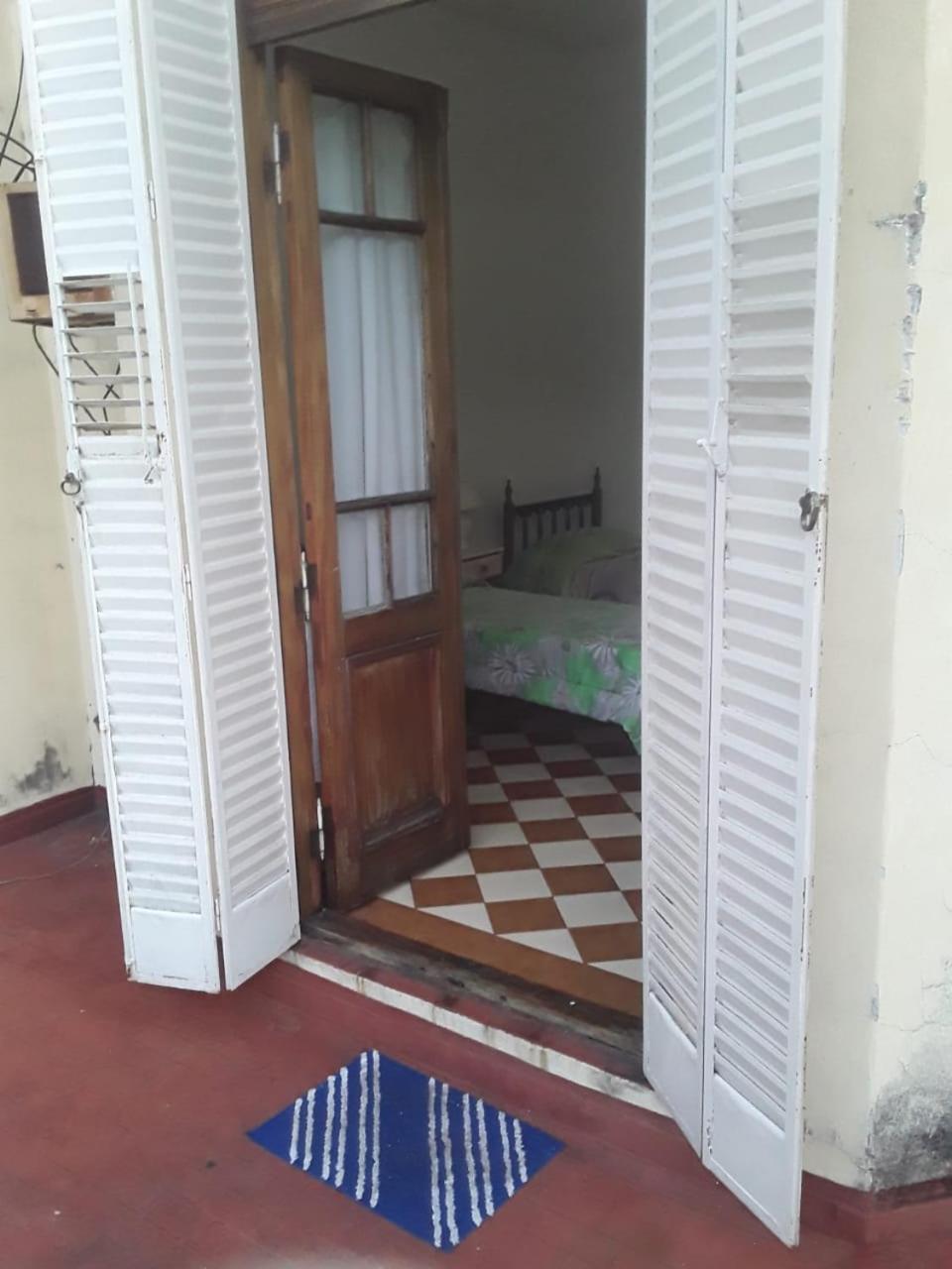 Habitac Indiv Casa De Familia, Flores Buenos Aires Exteriör bild