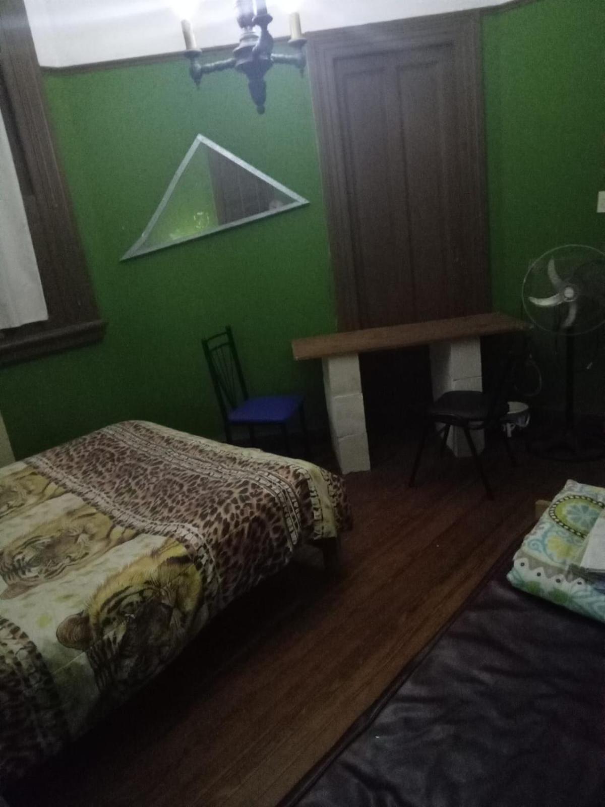 Habitac Indiv Casa De Familia, Flores Buenos Aires Exteriör bild