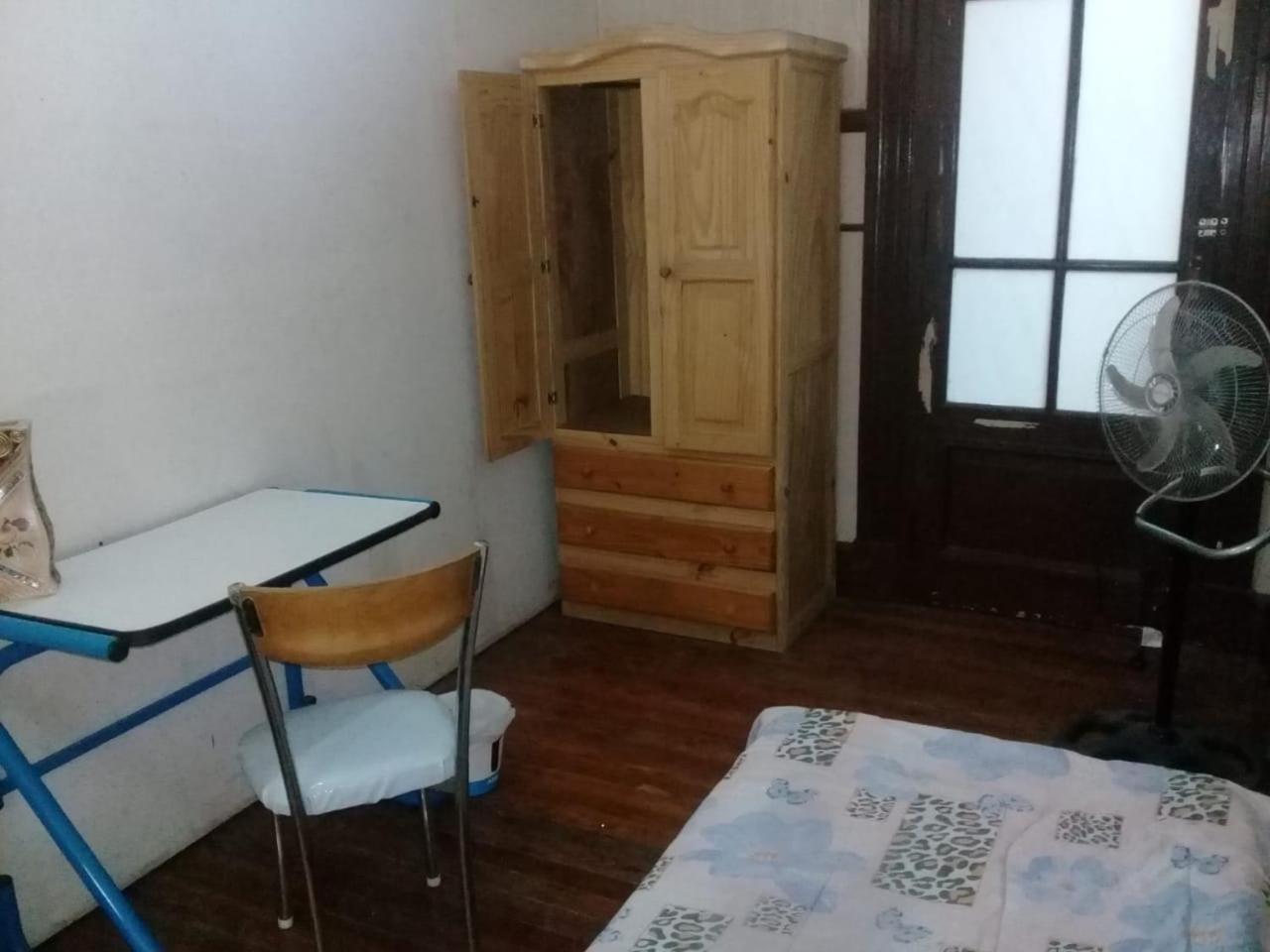 Habitac Indiv Casa De Familia, Flores Buenos Aires Exteriör bild