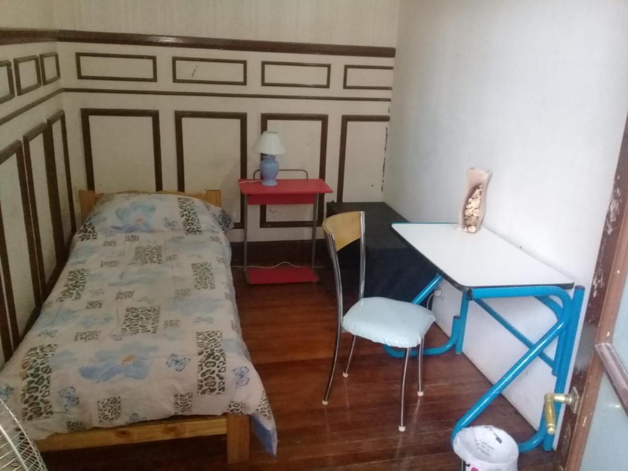 Habitac Indiv Casa De Familia, Flores Buenos Aires Exteriör bild